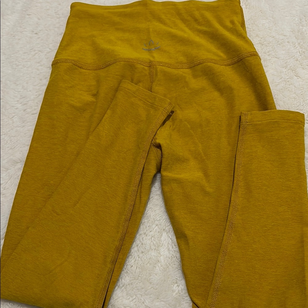 Like new yellow beyond yoga, space dye leggings